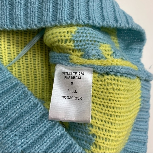 Luna Flower Knit Crop Top and Short Set Blue Yellow Size Medium - Picture 5 of 10